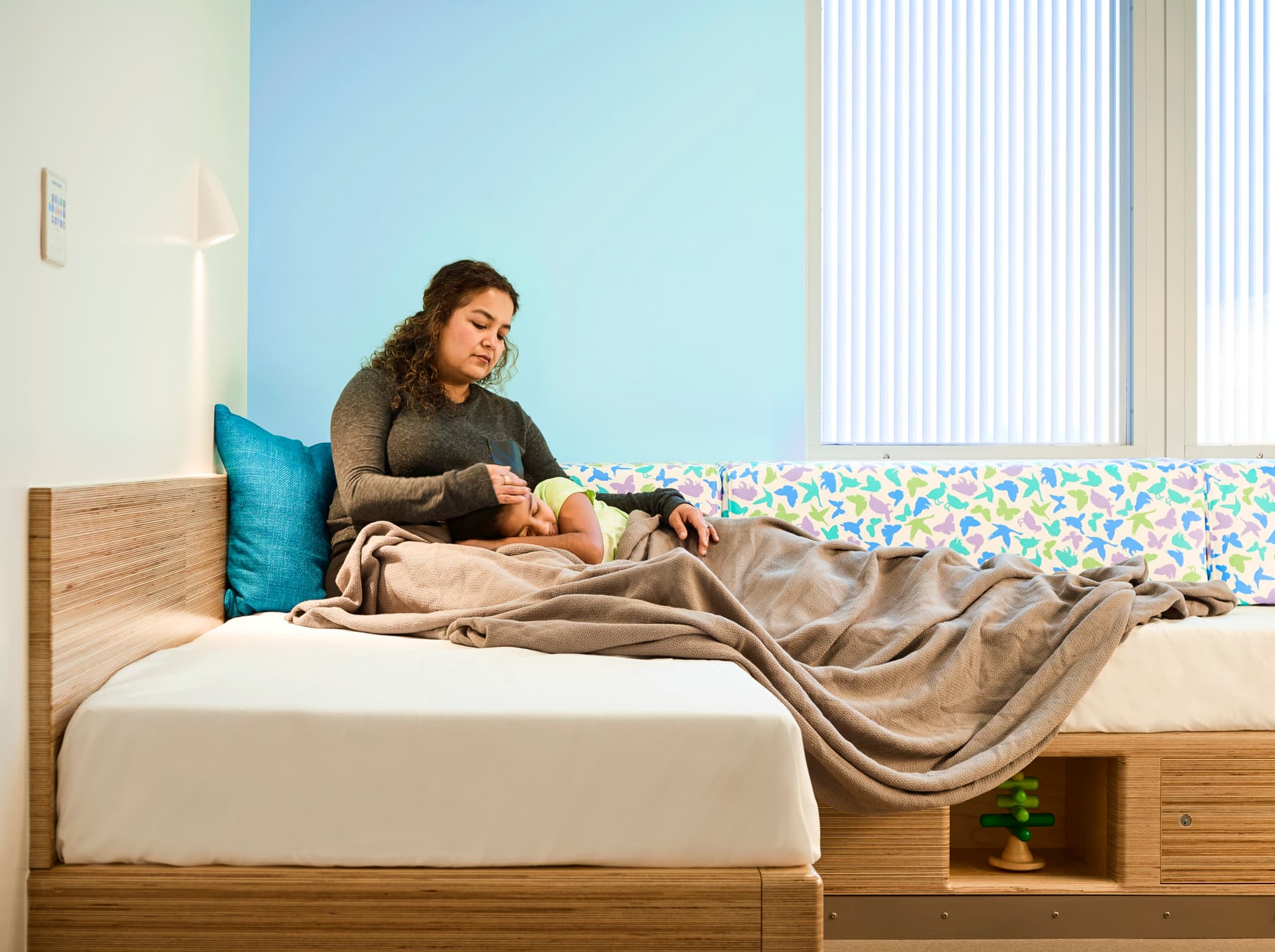 Behavioral Health, BHI, Columbus, healthcare, Nationwide Children's Hospital, NBBJ, NCH, OH, pediatric, mother, child, patient room, bed, safe lock, secure parent storage, storage, cubby, modular millwork construction